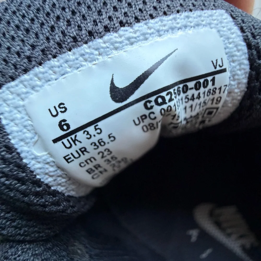 Nike Air Max 90 Women's Shoes - Picture 7 of 8